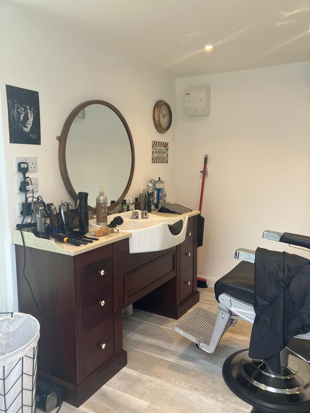 Salon Image 1