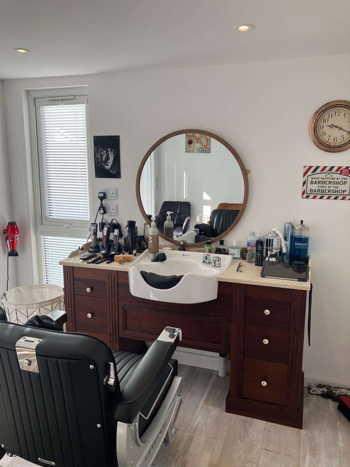 Salon Image 3